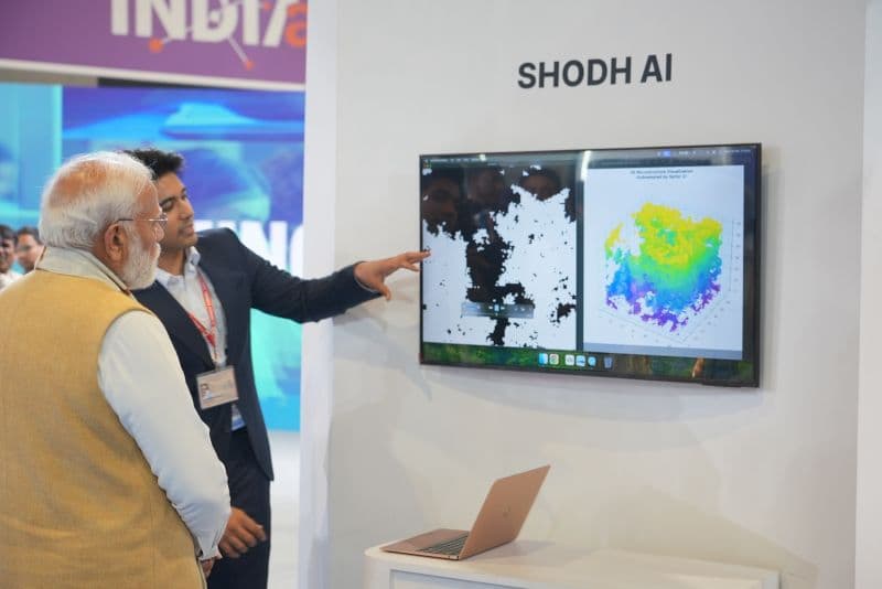PM Modi with Shodh AI CEO